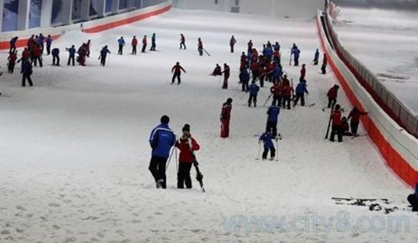 银七星室内滑雪场