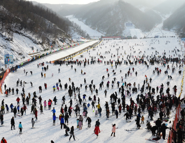 西岭雪山滑雪场