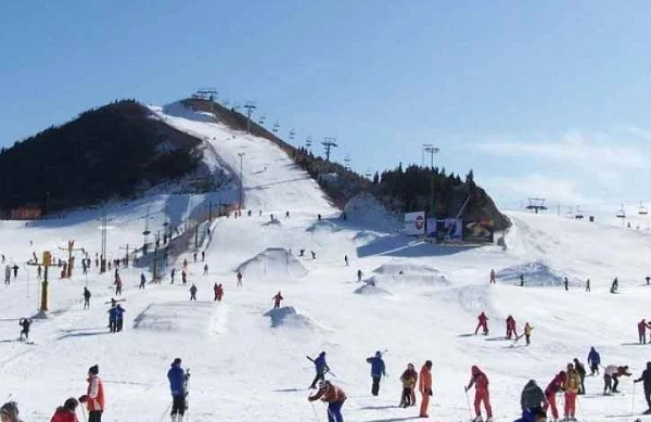 莲花山滑雪场