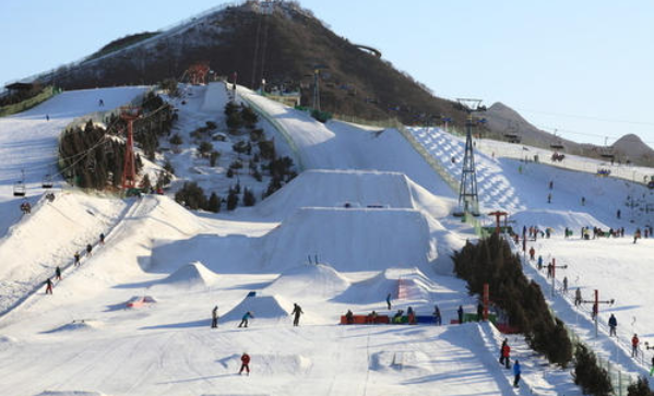 浙江安吉滑雪场是人造雪吗？「赛北冰雕」