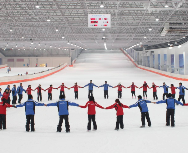 这座滑雪场将取代上海银七星室内滑雪场的“一哥”地位！「赛北冰雕」