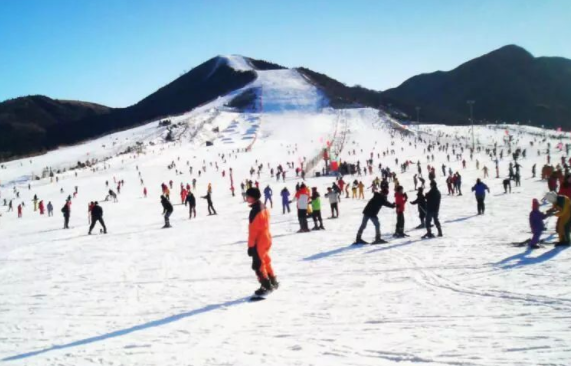 自驾从北京市区去渔阳滑雪场需要多长时间？「赛北冰雕」
