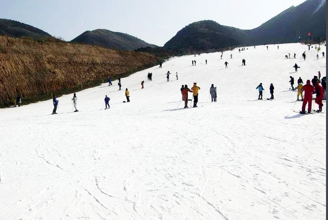 白鹿原滑雪场